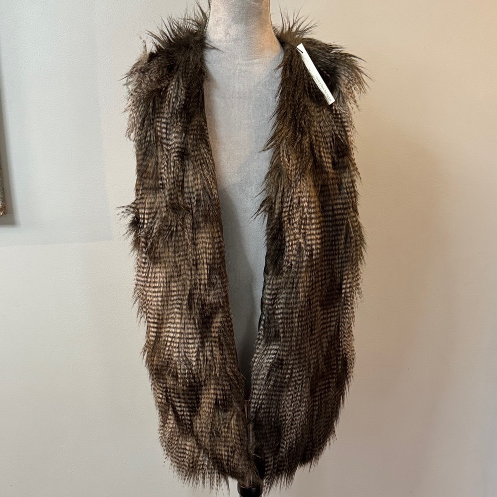 Love Tree Textured Brown Faux Fur cardigan Vest NWT L